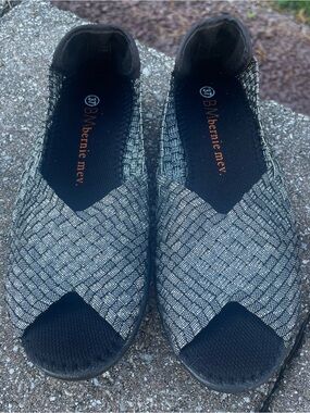 BERNIE MEV"DREAM" Memory Foam Stretch Woven Silver Flat Shoes EU Size 37 US 6/7